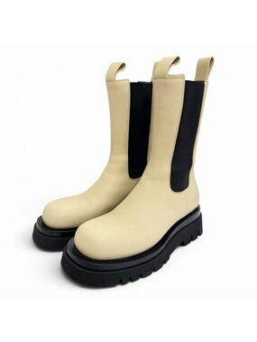 Bottega Veneta The Rug Side Gore Chelsea Boots Leather Middle Beige Black